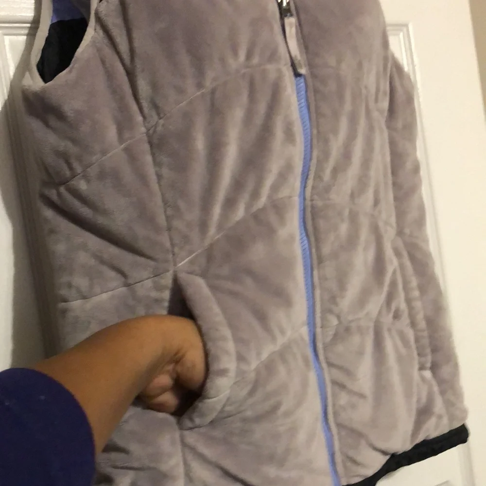 Girls North Reversible Vest - Picture 5 of 12